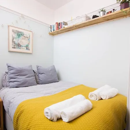 Holiday home Ground Floor Apt For 4 W Bay Window & Free Parking *